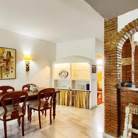 Vakantiehuis Cozy Holiday Home In Mijas With Swimming Pool